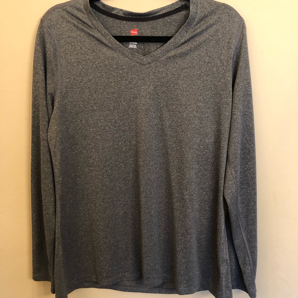 Hanes gray shirt